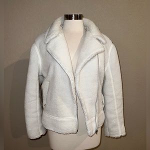 Sherpa white Gianni Bini coat size L